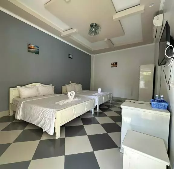 هتل Pharos Guesthouse