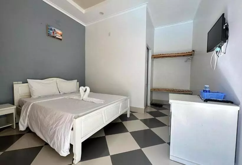هتل Pharos Guesthouse
