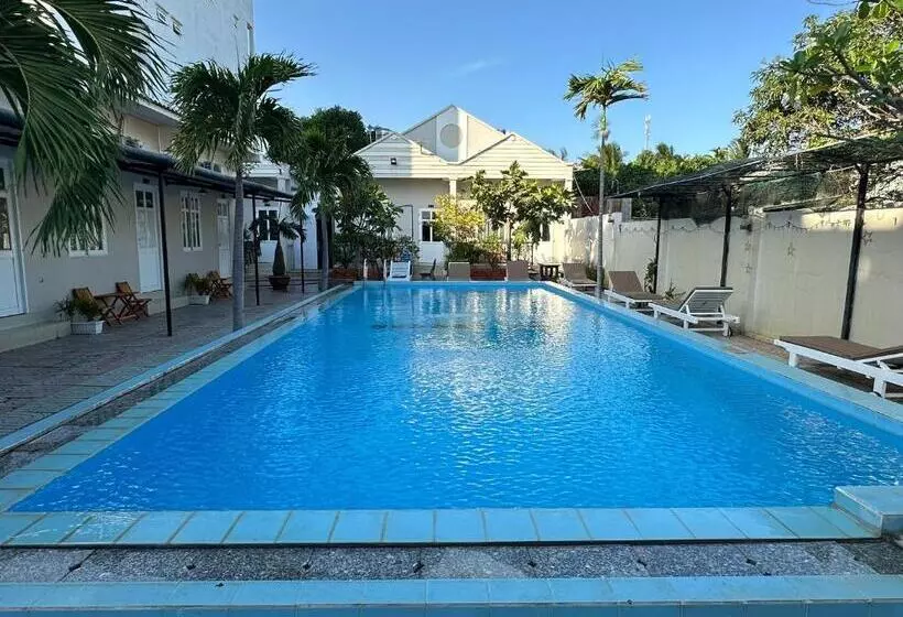 هتل Pharos Guesthouse