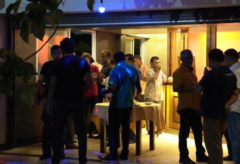 فندق Rock View Inn