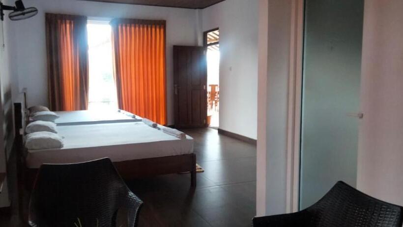 فندق Rock View Inn