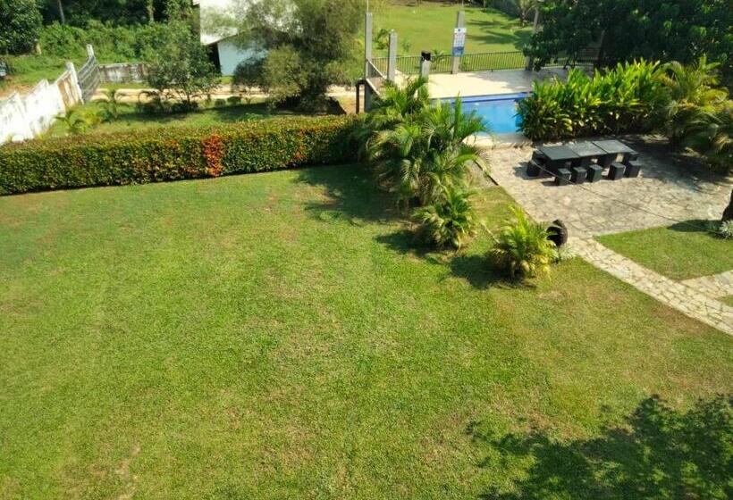 فندق Rock View Inn