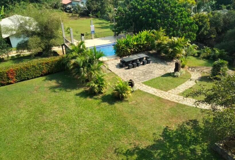 فندق Rock View Inn