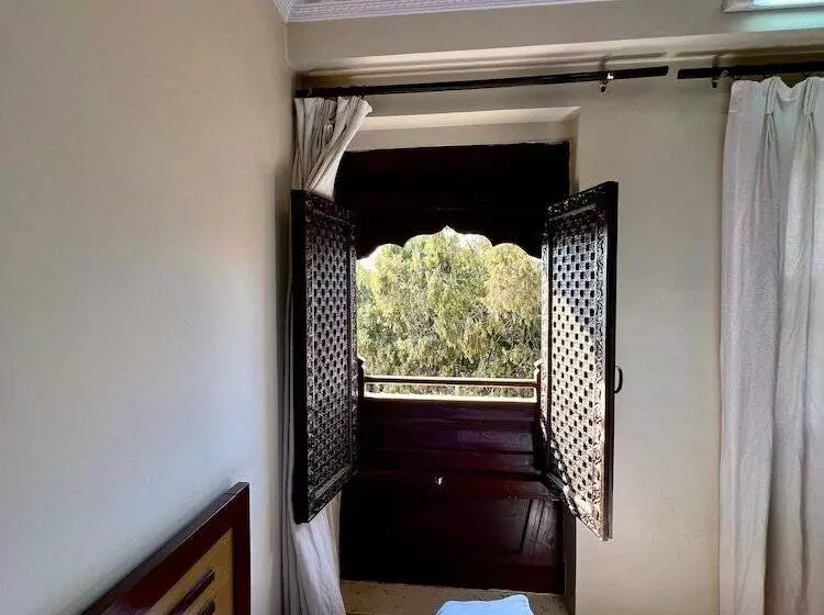 هتل Taleju Grand