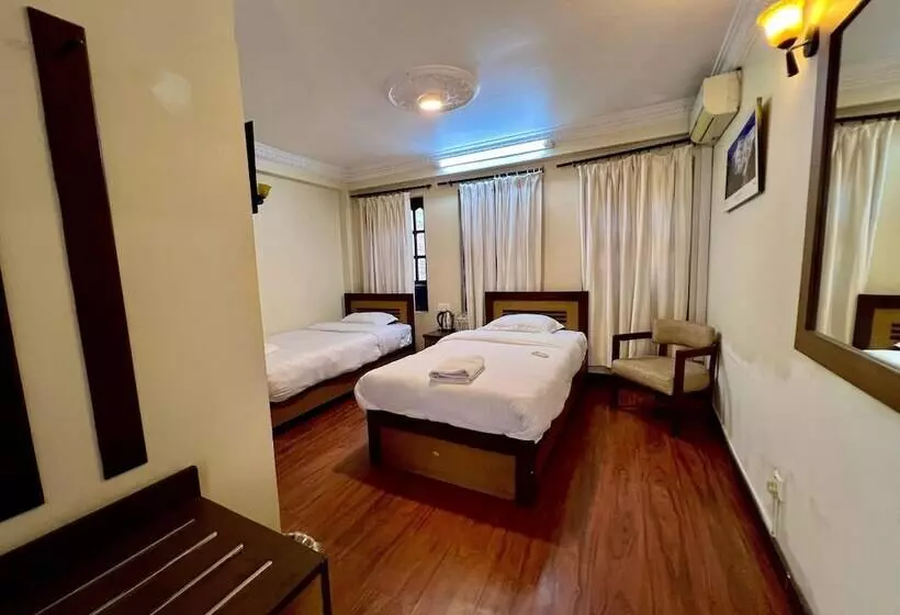 هتل Taleju Grand