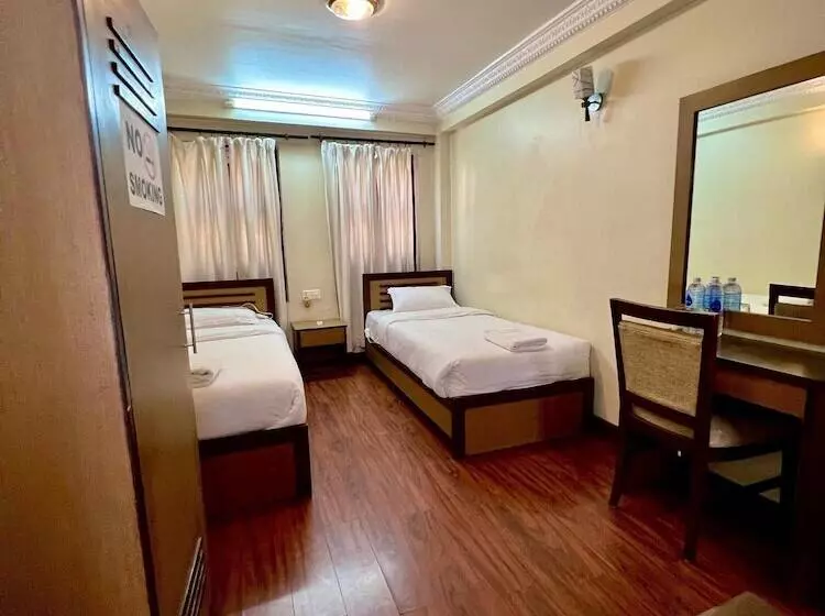 هتل Taleju Grand