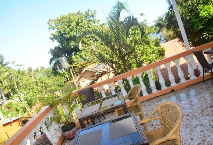 Lakeshore Bed And Breakfast