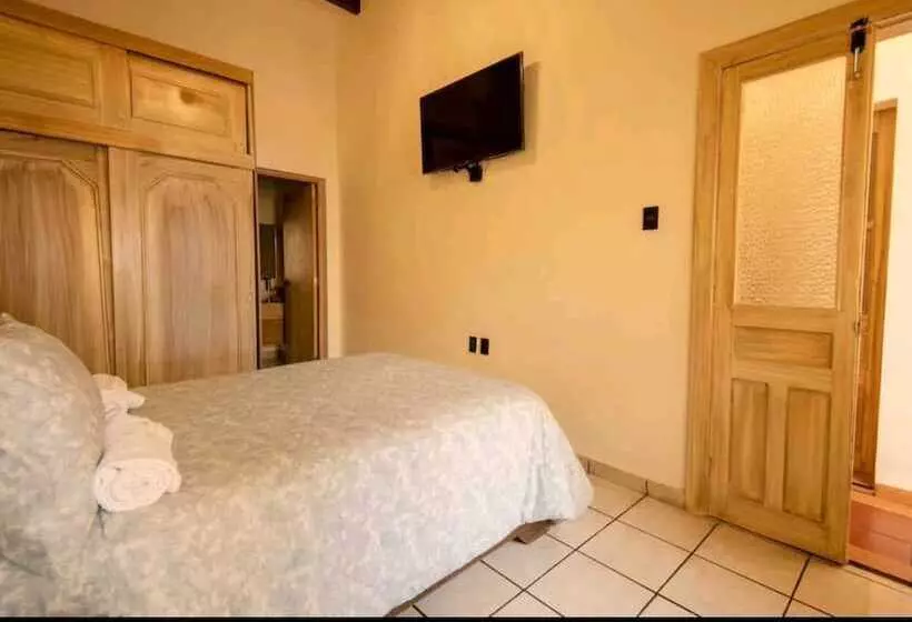 ペンション Room In Guest Room   Habitacion 3 Para 2 Personas, Cama Matrimonial