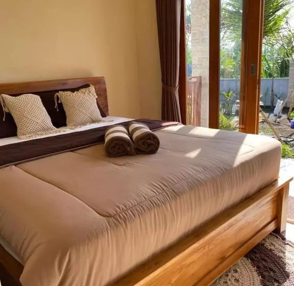 ペンション Sumbul View Surfcamp