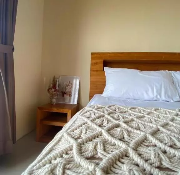 ペンション Sumbul View Surfcamp