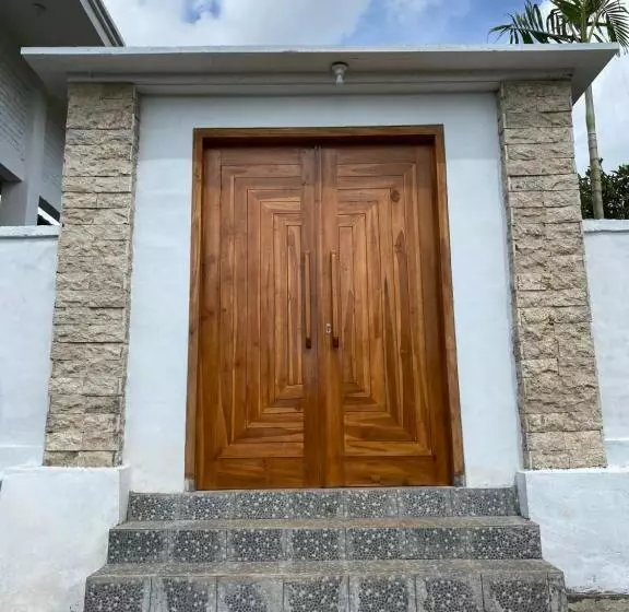 ペンション Sumbul View Surfcamp