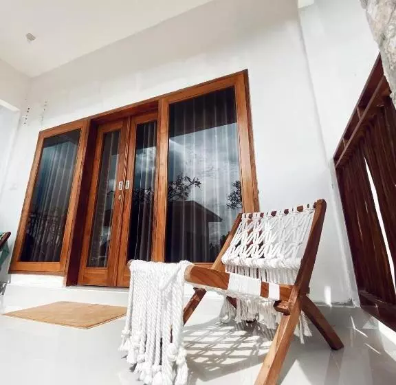 ペンション Sumbul View Surfcamp