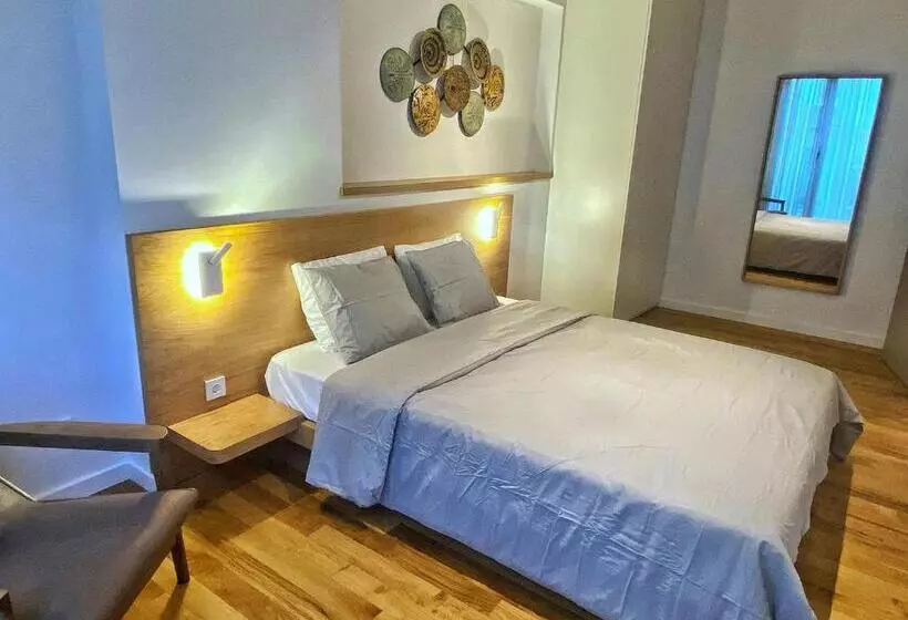 B Suites