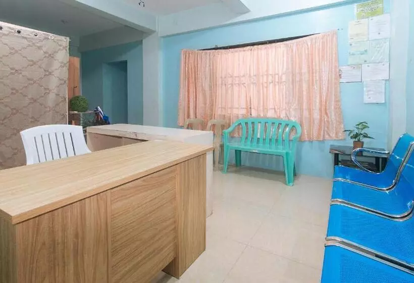 ホテル Cm Apartelle Iloilo International Airport By Reddoorz