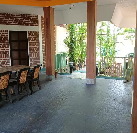 هتل Smiley Resort