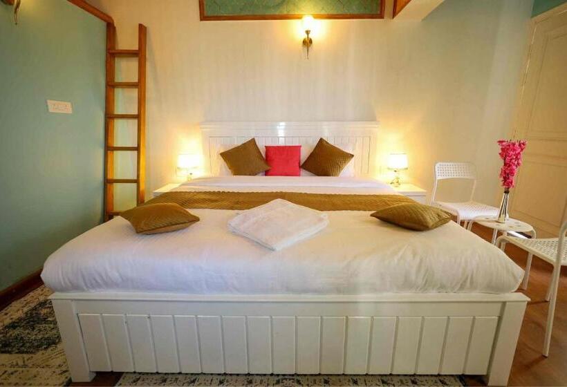 Hotelli The Crosswoods Three