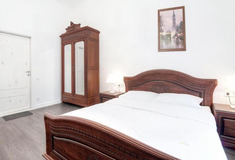 Kyiv Vogue Apartments