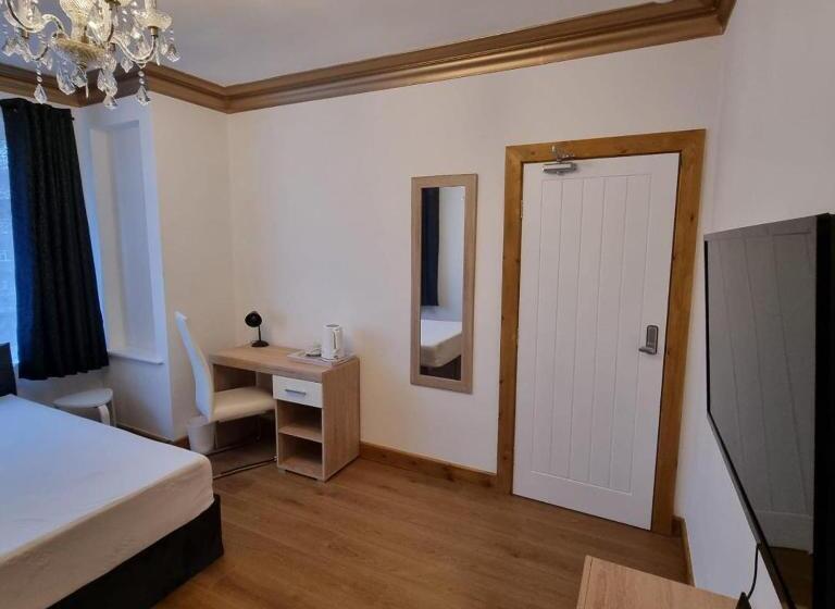 פנסיון Uplands Grove Bungalow