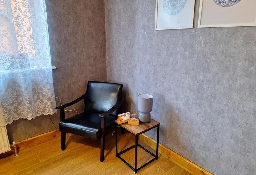 פנסיון Uplands Grove Bungalow