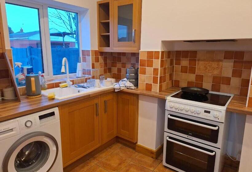 פנסיון Uplands Grove Bungalow