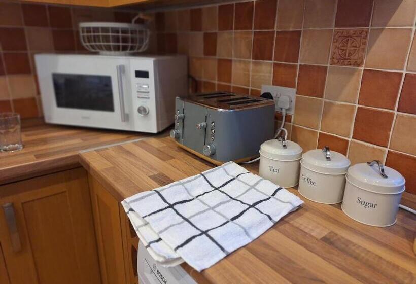 פנסיון Uplands Grove Bungalow