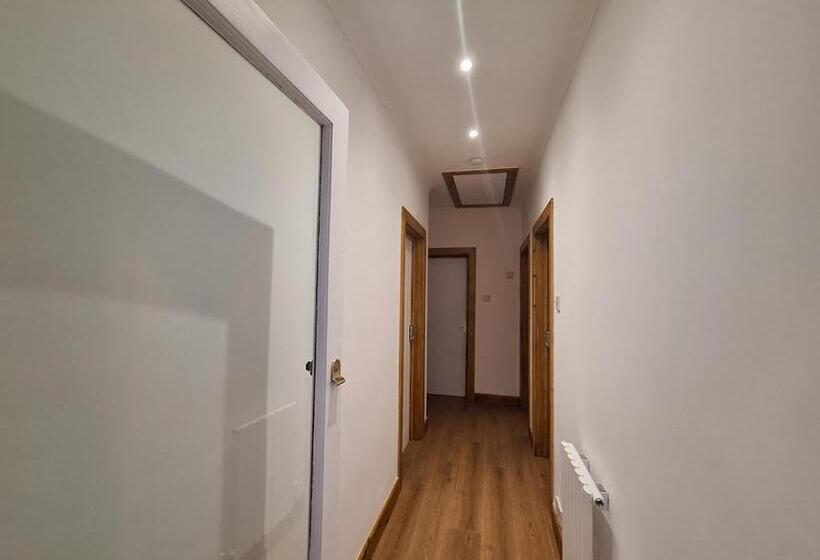 פנסיון Uplands Grove Bungalow