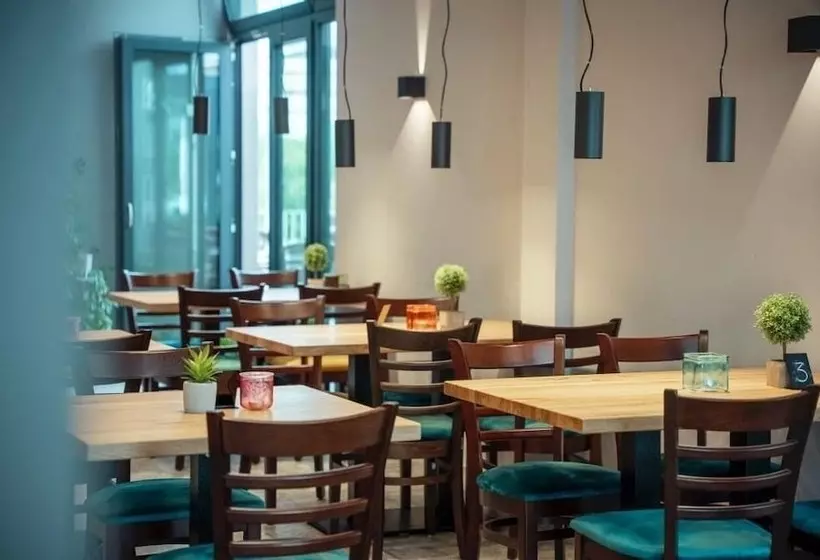 Hotelli Central Vis A Vis