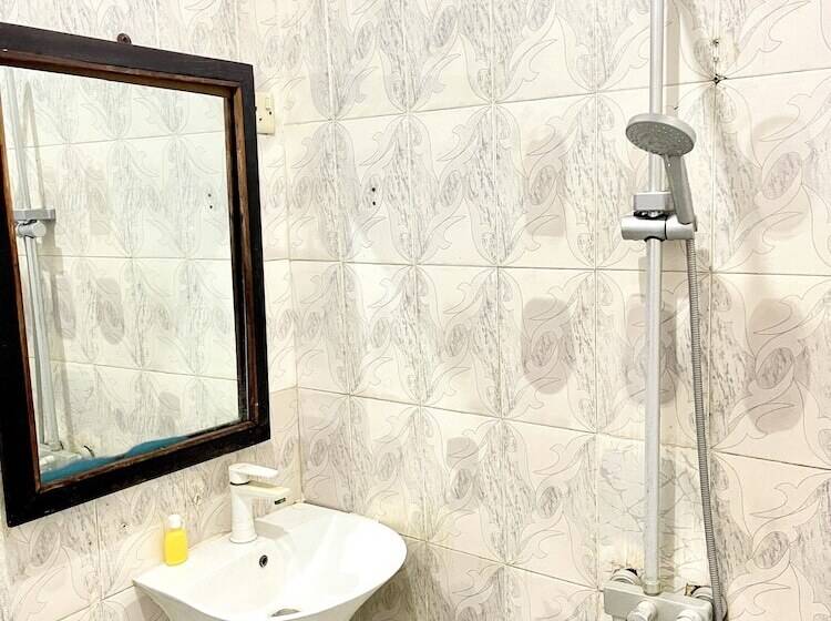 Mystic Manor Stonetown B&b