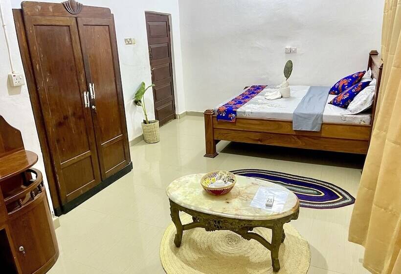 Mystic Manor Stonetown B&b