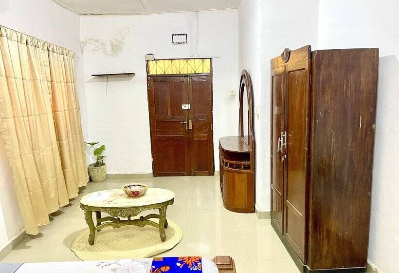 Mystic Manor Stonetown B&b