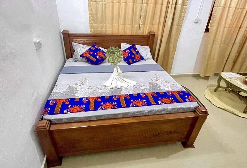 Mystic Manor Stonetown B&b