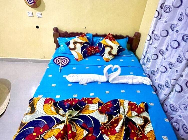 Mystic Manor Stonetown B&b