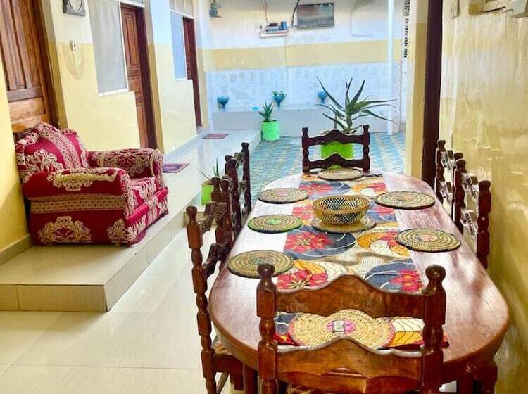 Mystic Manor Stonetown B&b