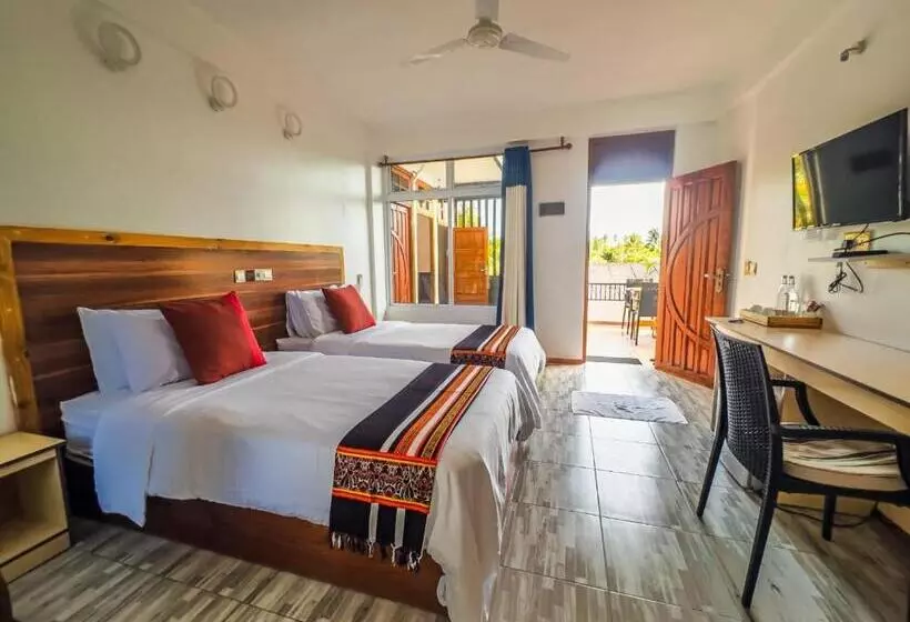 پانسیون Hanifaru Beach Inn