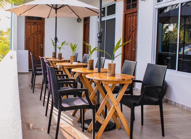 پانسیون Hanifaru Beach Inn