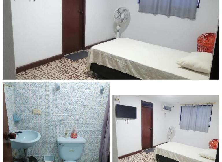 Пансион Hostal  Ciudad Jardin
