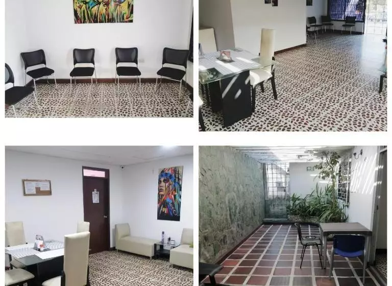 Majatalo Hostal  Ciudad Jardin
