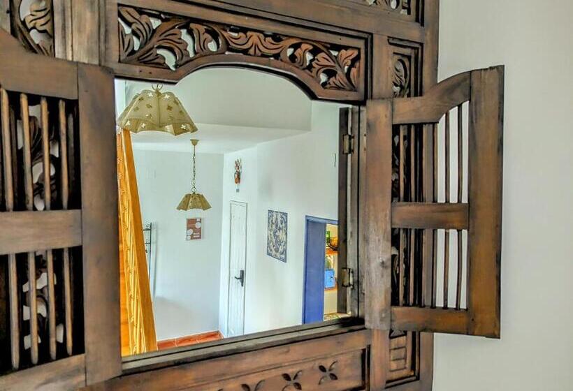 پانسیون Torre De Santiago Guest House