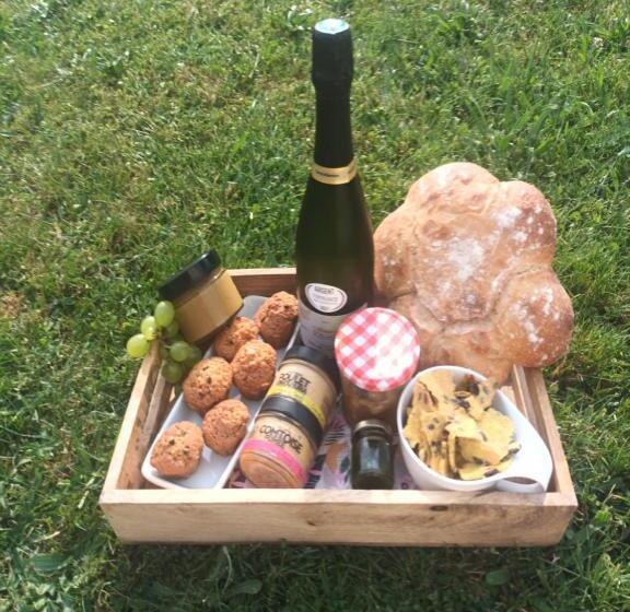 Bed and Breakfast La Roulotte Tiny House Du Mond Idéal