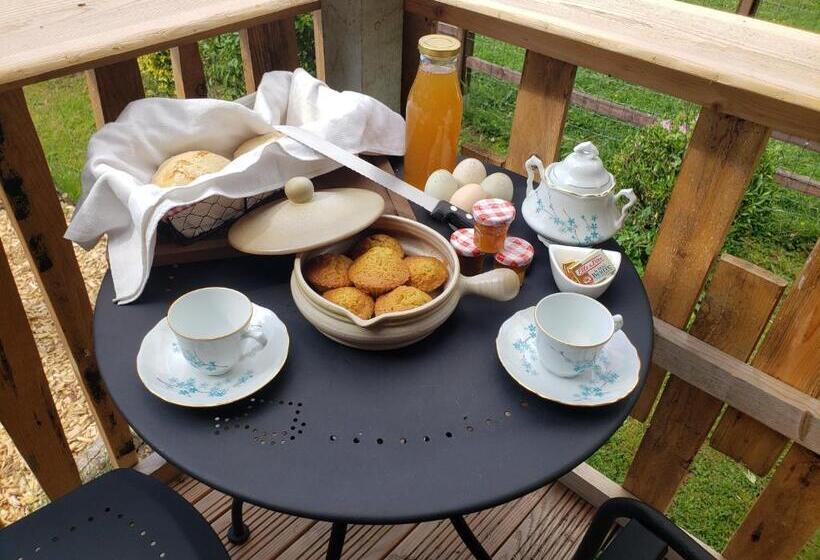 Bed and Breakfast La Roulotte Tiny House Du Mond Idéal