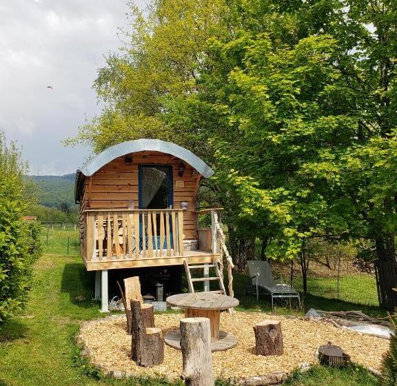 Bed and Breakfast La Roulotte Tiny House Du Mond Idéal