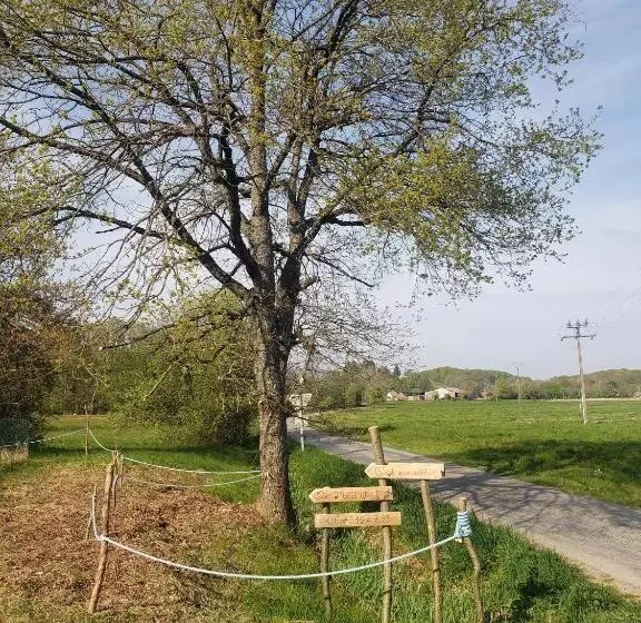Aamiaismajoitus (B&B) La Roulotte Tiny House Du Mond Idéal