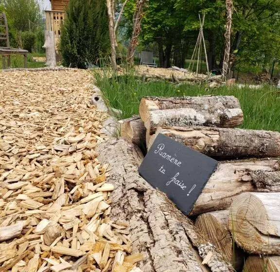 Aamiaismajoitus (B&B) La Roulotte Tiny House Du Mond Idéal