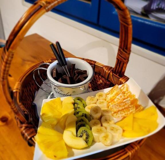 Bed and Breakfast La Roulotte Tiny House Du Mond Idéal