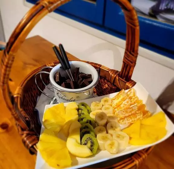 Aamiaismajoitus (B&B) La Roulotte Tiny House Du Mond Idéal