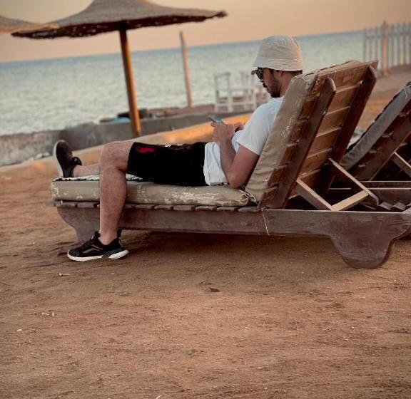 هتل Black Prince Camp