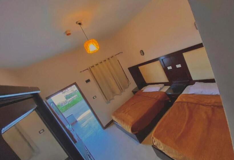 هتل Black Prince Camp