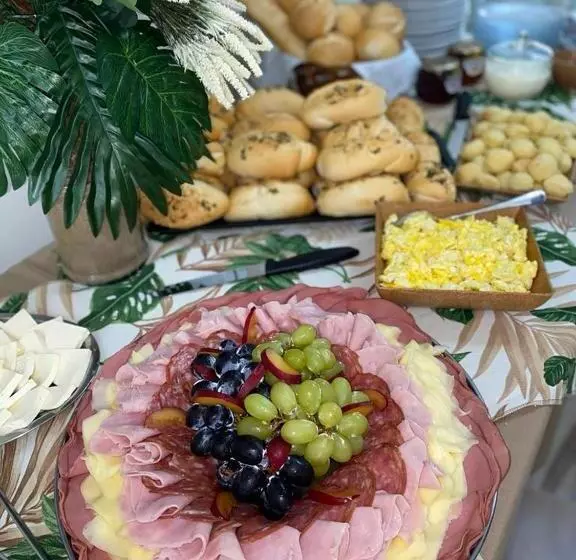 Hotelli Pousada E Restaurante J L