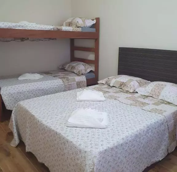 Hotelli Pousada E Restaurante J L