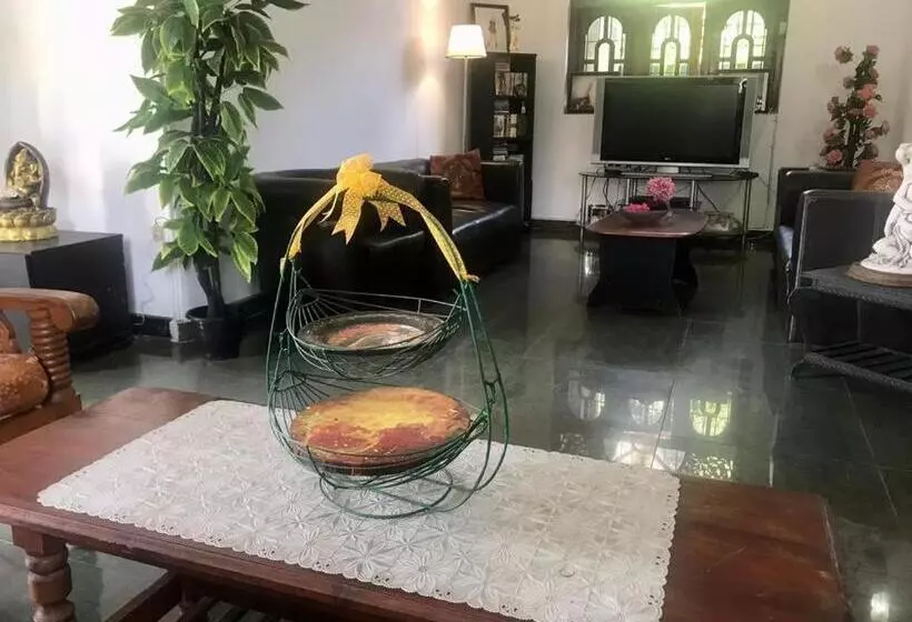 ペンション Kingz And Queenz   Negombo